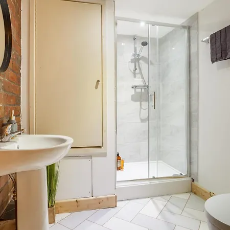 Broadgate Penthouse Apartment *