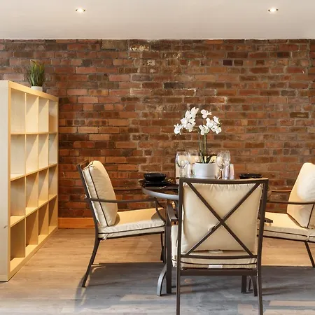 Broadgate Penthouse Apartment *