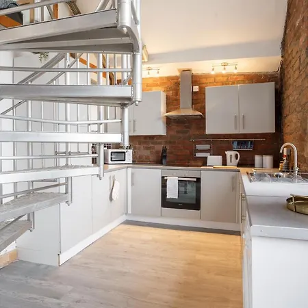 Broadgate Penthouse * Bradford (West Yorkshire)