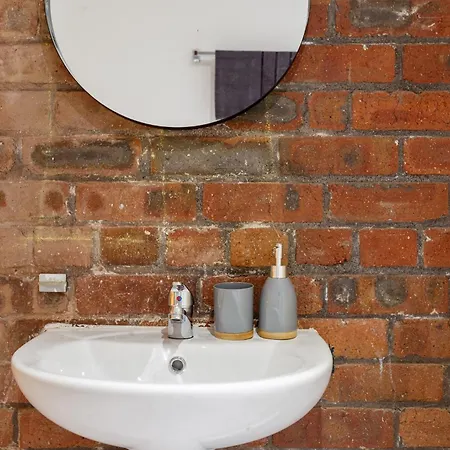 Broadgate Penthouse Apartment Bradford (West Yorkshire)